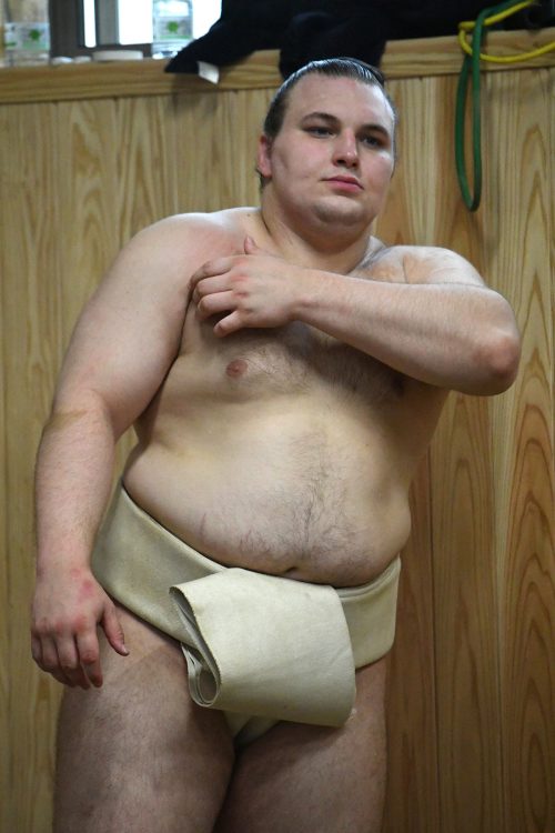 幕内での取組で最も印象に残る一番を聞くと、今年7月の名古屋場所での「初金星」を挙げた