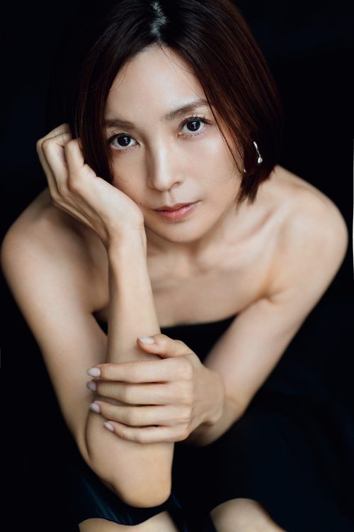 母として、女優として、国仲は今、毎日をはずむ気持ちで楽しんでいる