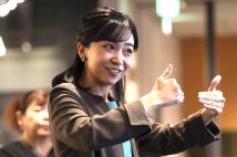 「手話のまち　東京国際ろう芸術祭」に出席された秋篠宮家の次女・佳子さま（2025年11月6日、撮影／JMPA）