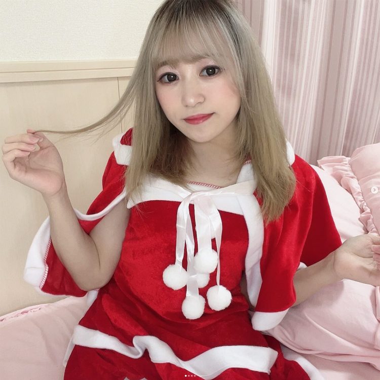 過去にはキャバ嬢にも挑戦（本人のインスタグラムより）