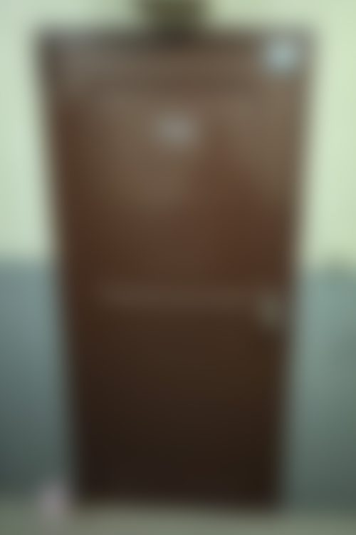 住居用の部屋もあるが、別のマッサージ店や事務所として使われている部屋もある