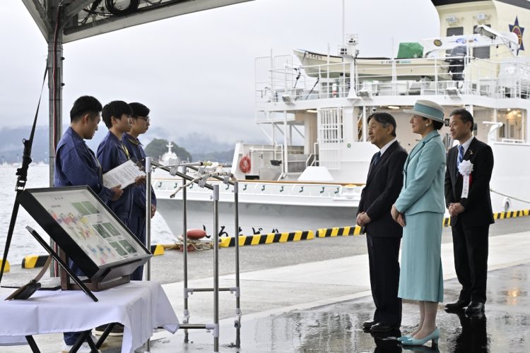 航海実習に出る生徒たちにねぐらいの言葉をかけられた（2025年11月9日、撮影／JMPA）
