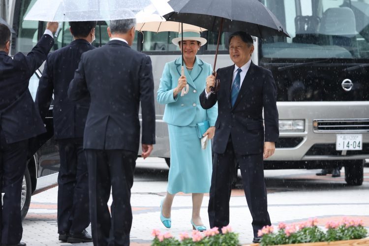 ジャケットのブレードがアクセントに(2025年11月9日、撮影/JMPA)