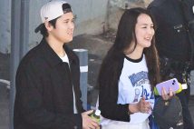 今季のナ・リーグ最優秀選手（MVP）に満票で選出され史上初の快挙を成し遂げた大谷翔平、妻の真美子さん（時事通信フォト）