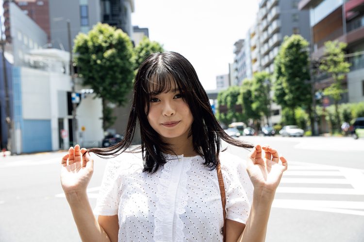 初写真集では89cmの美バストを披露した宮越虹海