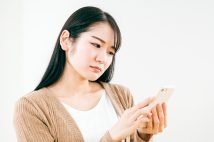 もしも怪しげな電話がかかってきたら…？（写真はサンプルです）