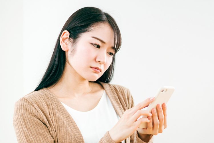 もしも怪しげな電話がかかってきたら…?(写真はサンプルです)