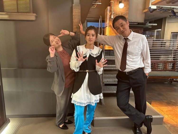 黒島結菜、馬場園梓、松角洋平のスリーショット（番組公式インスタグラムより）