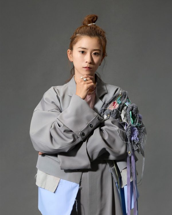 清水紗枝役を務める黒島結菜（番組公式インスタグラムより）