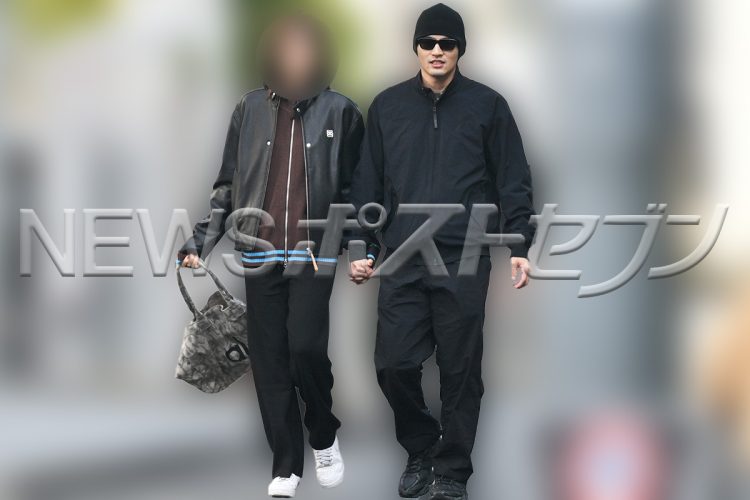 俳優の水上恒司が年上女性と真剣交際していることがわかった