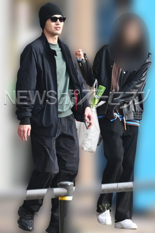 エコバッグからはネギが