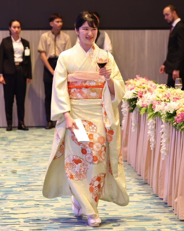 縁起の良い柄が描かれていた（2025年11月18日、撮影／横田紋子）