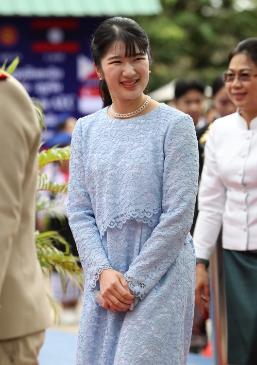 美しいレース生地（2025年11月18日、撮影／横田紋子）