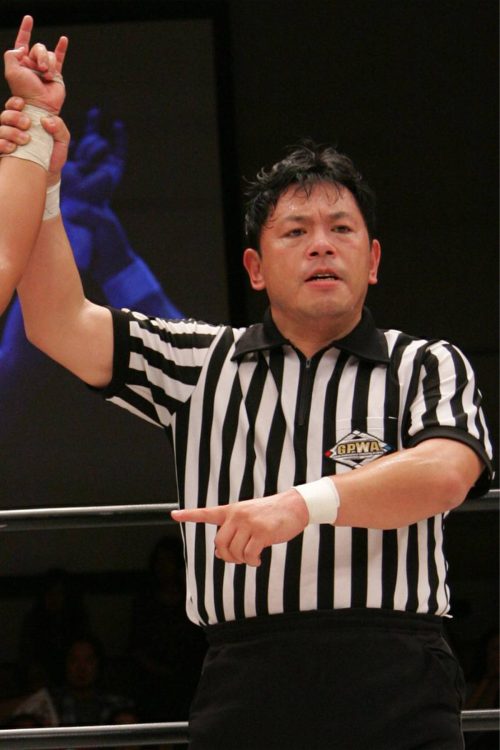 レフェリーだった笹崎勝巳さん（撮影／山口比佐夫）