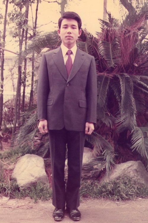 1979年に『劇団東京ヴォードヴィルショー』に入団（事務所提供）