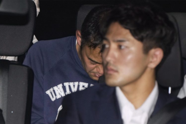 家族の存在を隠し、被害者女性と逢瀬を重ねていたという（共同通信）