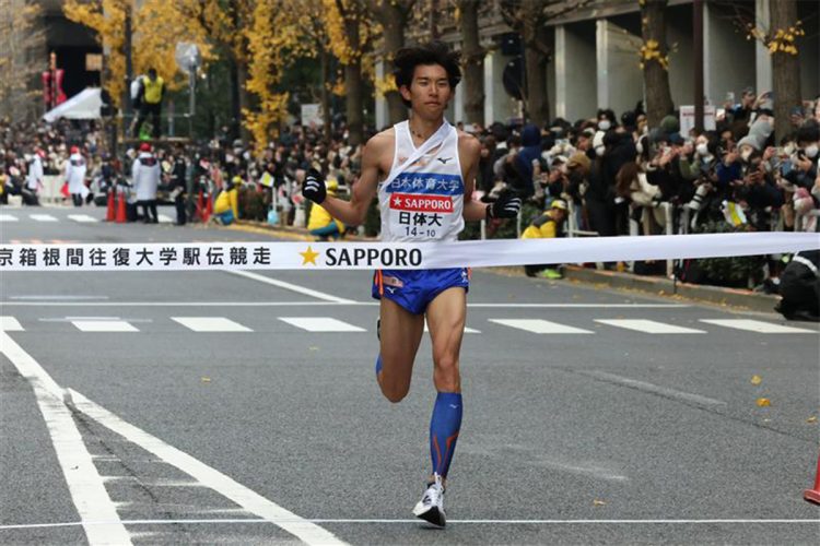 日本体育大学は2026年正月2日・3日に78年連続78回目の箱根駅伝を走る（写真は2025年正月の復路ゴール。撮影／黒石あみ＜小学館＞）