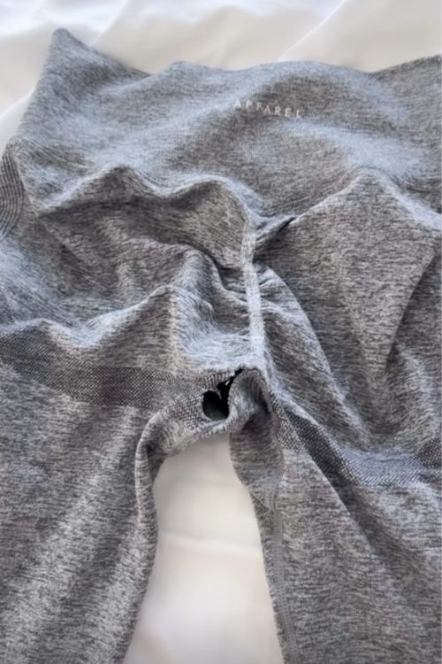 ネット上が騒然としたエマの“恥ずかしい服”（Instagramより）