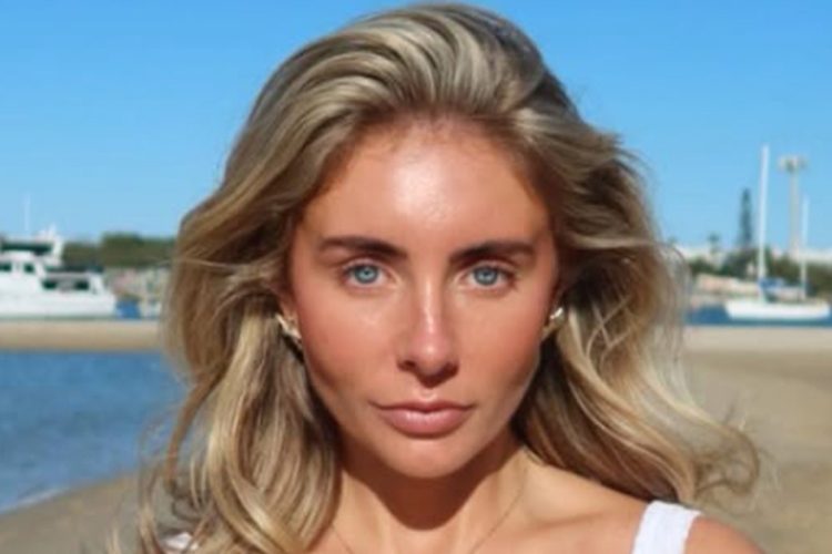 イギリス出身のインフルエンサー、ボニー・ブルー(Instagramより)