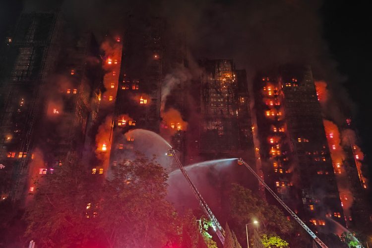 少なくとも31階以上ある大規模な団地だった（時事通信フォト）