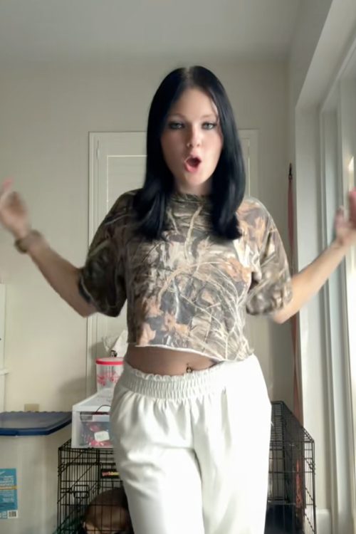 ダンス動画を投稿していた(TikTokより)