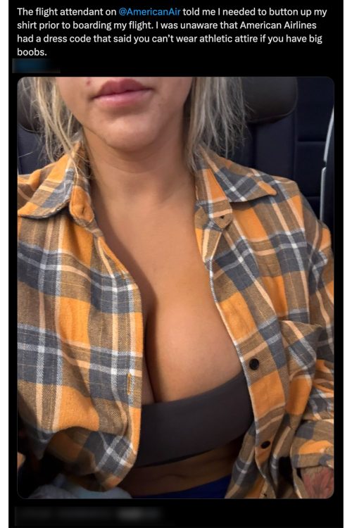 キャビンアテンダントから服をボタンを止めるよう注意されたという（サラ・ブレイク・チークさんのXより）