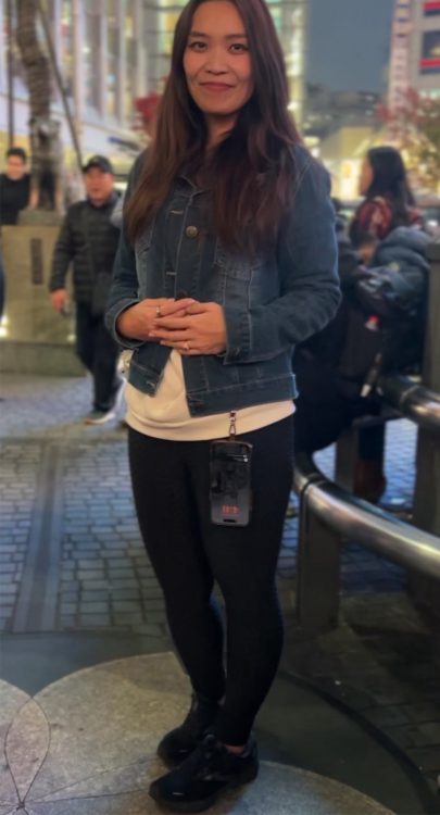 サオリさん。レギンス一枚ばきのスタイル