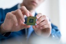 《2年弱で資産17.5倍の元証券マン・かぶカブキさんの相場見通し》「AIバブルはまだ弾けない」と語り、中小型株に見直し買いが入るのは「早ければ11月中旬」と見立てる