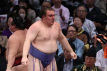 《九州場所グッズ売り場に前代未聞の異変》ご当地力士ではない安青錦の応援タオルが2日目に売り切れ　それでも本人には1円も入らない仕組みとは