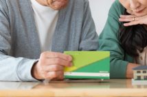 《豊かな人生終盤戦のために》70歳をすぎたら見直すべき“お金”の使い方　「医療保険は解約してもいい？」「銀行口座は1つに」「まとめ買いやポイ活も再考を」
