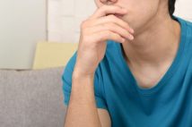 「最近、隣室が騒がしい…」“居住用”のマンションなのに、隣人が事業用で利用している疑い　管理会社に通報したほうがよいのか、弁護士の見解