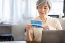 《女性が「老後貧乏」に陥らないために》老後資産の柱となる年金受給は「なるべく繰り下げ」がベター、夫の遺族年金に期待しすぎてはいけない