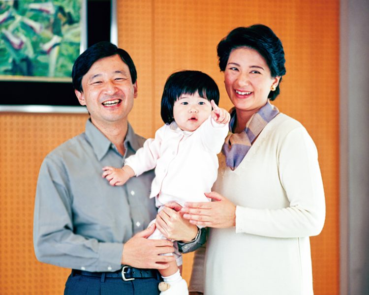 1才の愛子さま（2002年12月、写真／宮内庁提供）