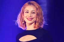 中国でライブをおこなった歌手・BENI（Instagramより）