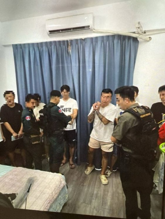 摘発されるカンボジアの詐欺グループ