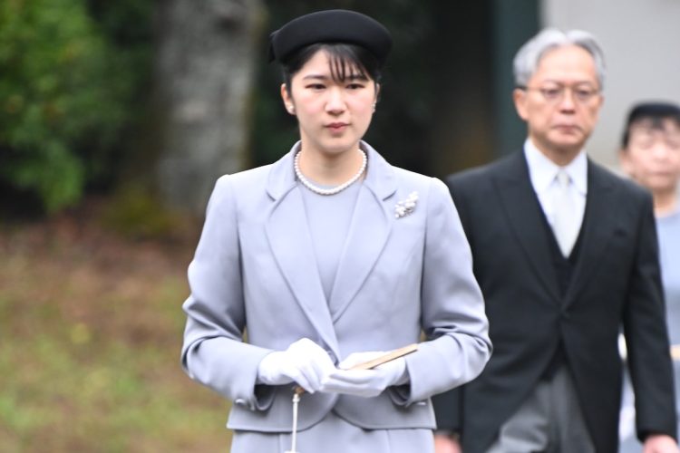 「武蔵陵墓地」を訪問された天皇皇后両陛下の長女・愛子さま（2025年12月3日、撮影／JMPA）