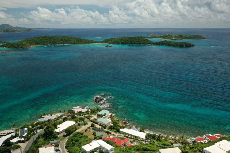 エプスタイン島を上空から捉えた写真（米・下院監視委員会の民主党の委員によって公開された写真）