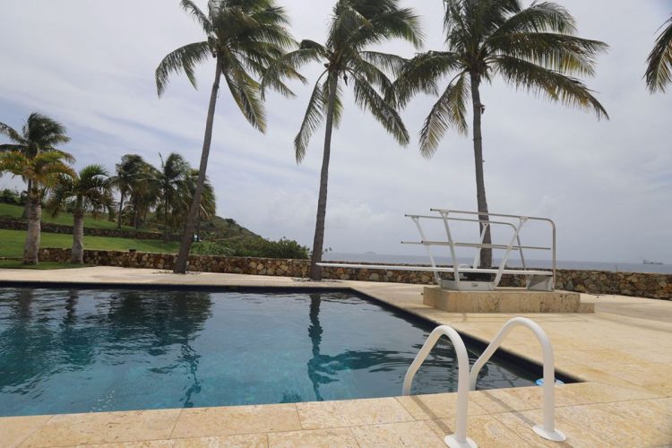 この館は元被告が250万ドル（約3億8823万円）で購入（米・下院監視委員会の民主党の委員によって公開された写真）