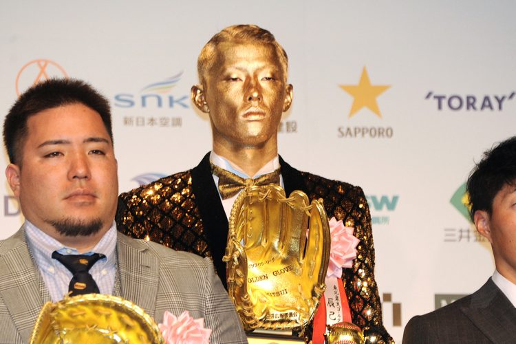 話題を呼んだ「金ピカ辰己」（時事通信フォト）