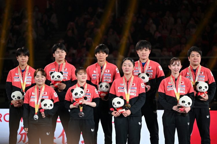 卓球混合団体W杯/準優勝の日本(ABACA PRESS/時事通信フォト)