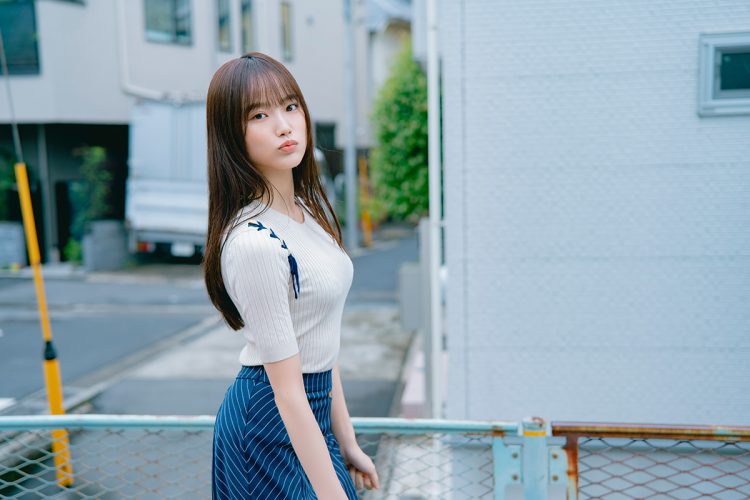 身長163cm。特技は楽器演奏とクラシックバレエ