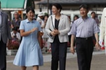 天皇皇后と皇太子夫妻 視察先の食事代金には「差」があった