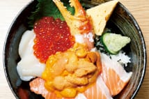 海鮮丼、玉子焼、おだんご… 豊洲市場の絶品グルメ