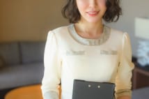 院長も「Yes!」 高須クリニック美人受付嬢がグラビア挑戦