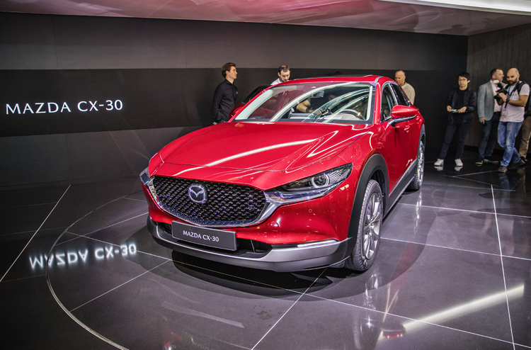 マツダの新型SUV「CX-30」（写真：CTK／時事通信フォト）