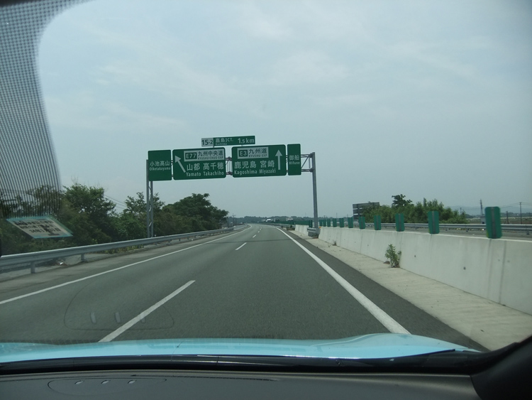 100km／hクルーズ時の電力消費率は6.4km／kWh前後（九州自動車道）