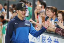 初登板で初勝利を上げた(時事通信フォト)