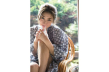 謎が謎を呼ぶミステリアス美女「REI」 浴衣で…