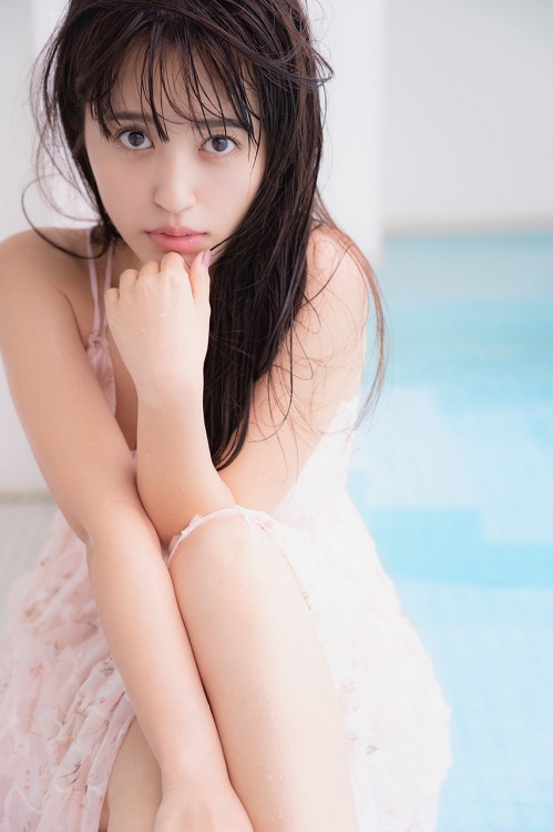 逢田梨香子　直筆サイン入り超美麗グラビア Amazon.co.jp: 1027まで逢田梨香子 ヤングジャンプ直筆サイン