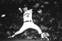 江川卓は「怪物」と呼ばれた(時事通信フォト)